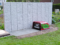 Ambrogio L200 in seiner Ladestation